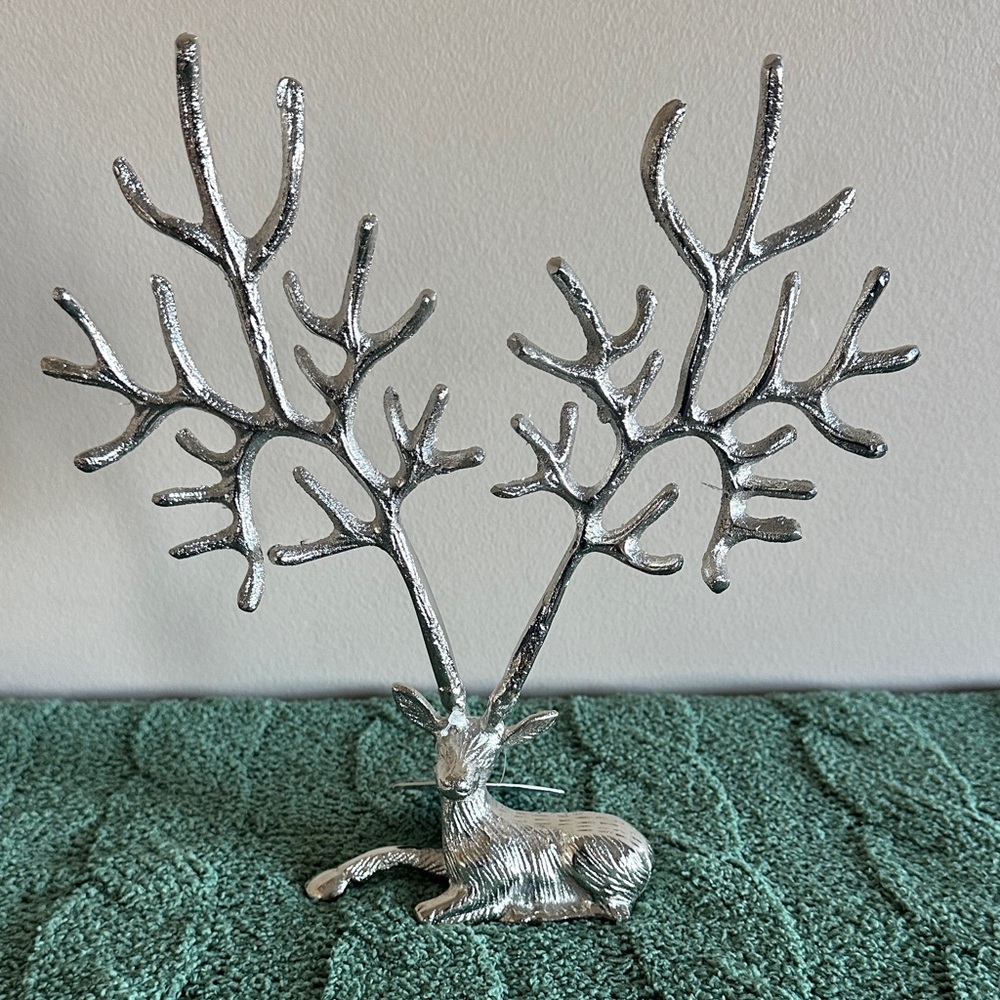 Tinsel & Fir Holiday Christmas Reindeer Silver Tone Metal NEW!